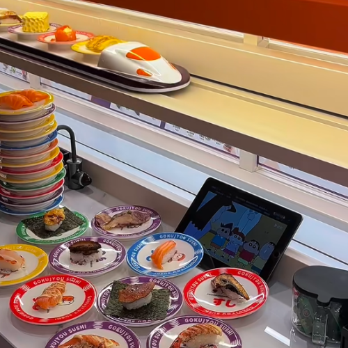 How Innovative Conveyor and Delivery Tech Is Shaping the Future of Self-Serve Dining